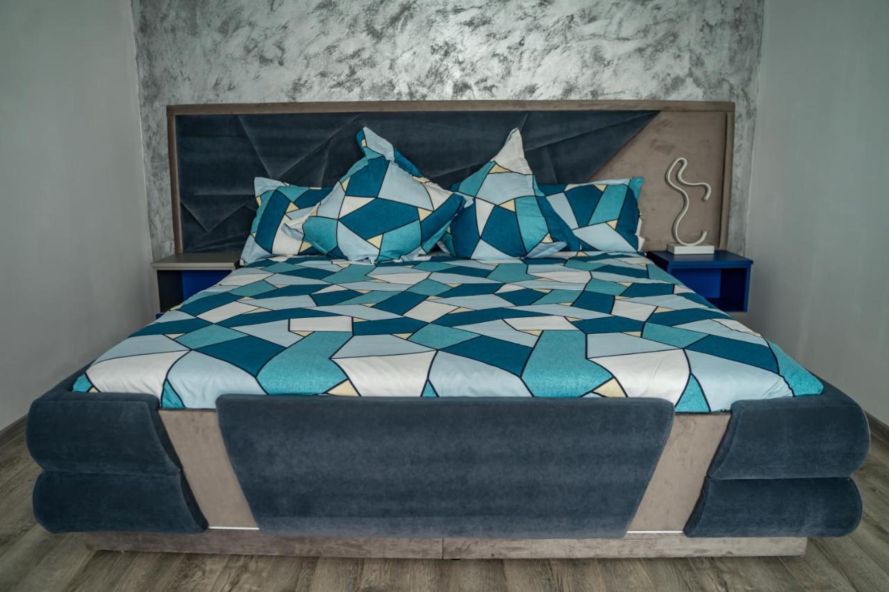 Petrila Studio Lupul מראה חיצוני תמונה
